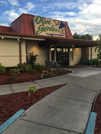 Olive garden southgate - Olive Garden Southgate, MI (Onsite) Full-Time. CB Est Salary: $39K/Year. Apply on company site. Job Details. favorite_border. Olive Garden - 15355 Eureka Road [Kitchen Staff / Line Cook / Food Service] As a Prep Cook at Olive Garden, you'll: Demonstrate strong passion for delivering and flawlessly executing recipes and plate presentation ...